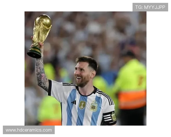 梅西世界杯传奇状态回暖，创历史纪录引领阿根廷队继续前行