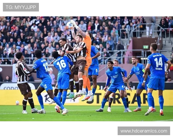 阿尔瓦雷斯展现多面才能，持续助力球队在关键赛事中迎来状态回暖