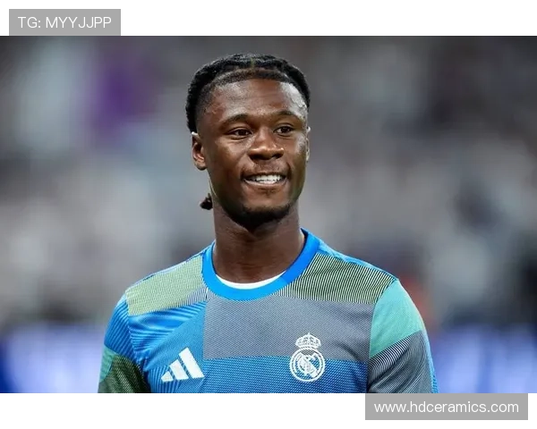 卡马文加位置不固定：全能型中场的战术价值与成长瓶颈分析