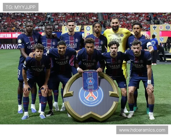 巴黎圣日耳曼边路主导进攻方式单一,对整体战术平衡与得分效率形成考验 巴黎圣日耳曼边路主导进攻方式单一,对整体战术平衡与得分效率形成考验